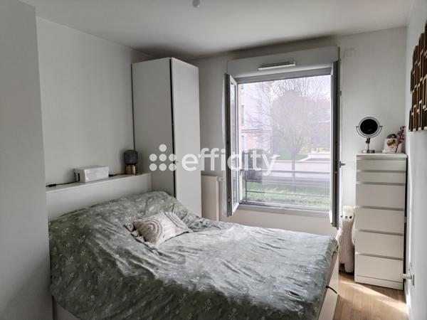 Appartement
         2 pièces
        - 48 m² Exclusivité 249 000 € *