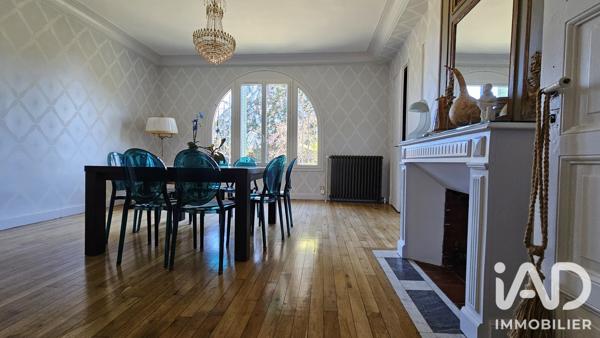 Maison à vendre 6 pièces 248 m² Saint-Étienne-de-Maurs