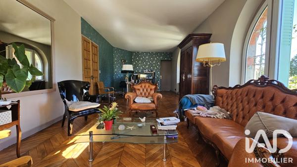 Maison à vendre 6 pièces 248 m² Saint-Étienne-de-Maurs