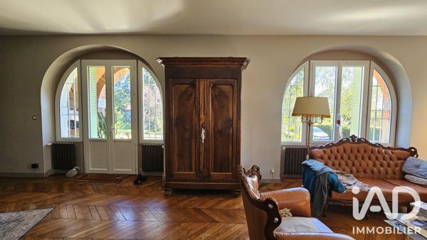 Maison à vendre 6 pièces 248 m² Saint-Étienne-de-Maurs