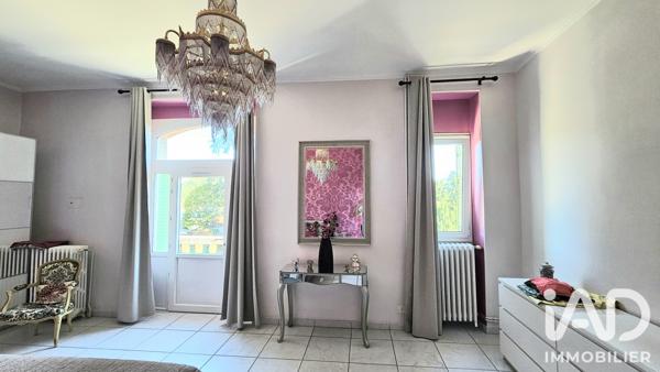 Maison à vendre 6 pièces 248 m² Saint-Étienne-de-Maurs
