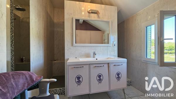 Maison à vendre 6 pièces 248 m² Saint-Étienne-de-Maurs