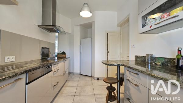 Maison à vendre 6 pièces 248 m² Saint-Étienne-de-Maurs