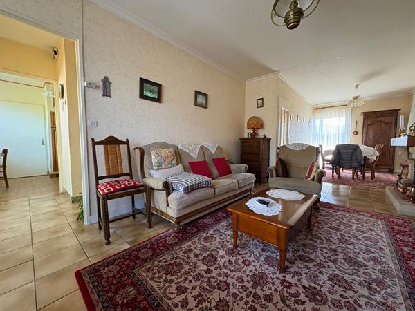 Ecouflant -Maison de plain-pied avec 3 chambres, jardin et garage