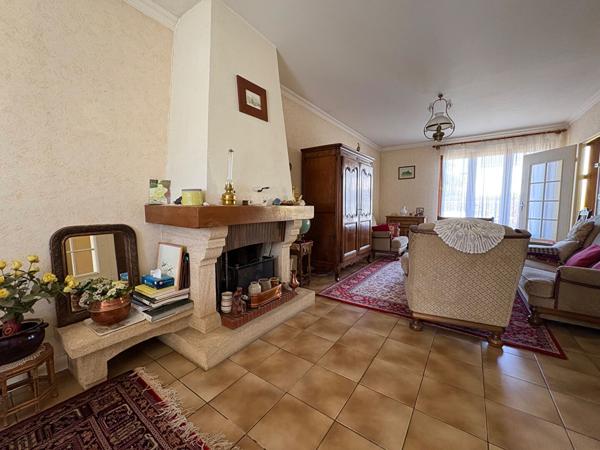 Ecouflant -Maison de plain-pied avec 3 chambres, jardin et garage