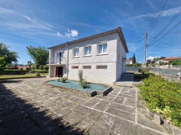 MAISON DE 100M² AVEC 4 CHAMBRES ET BEAU TERRAIN PLAT DE 1382M² ET POSSIBILITE DE DIVISION PARCELLAIRE SUR SECTEUR TRES CALME A UNIEUX
