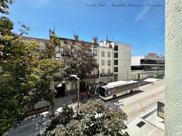 CLERMONT-FERRAND CENTRE - PROCHE FACULTES - QUARTIER CHARCOT/SABLON– T4 LUMINEUX AVEC ASCENSEUR, BALCON ET GRANDE CAVE