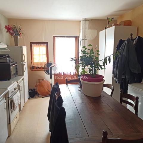 Secteur BRANTOME EN PERIGORD - Bel ensemble immobilier en pierre avec grange