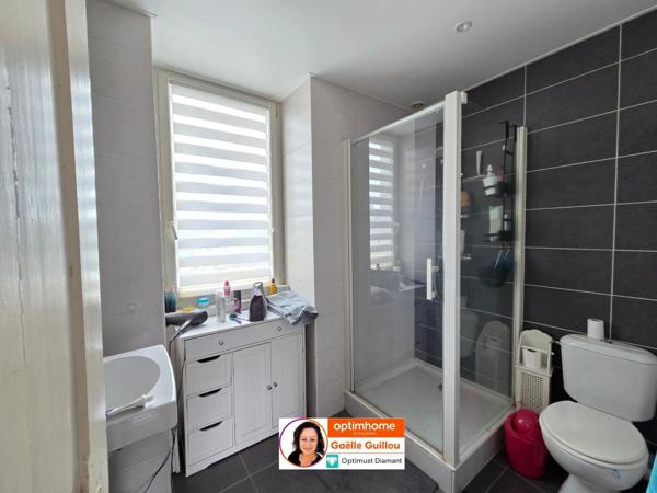 CLEDER  : ensemble immobilier maison + local commercial + Hangar