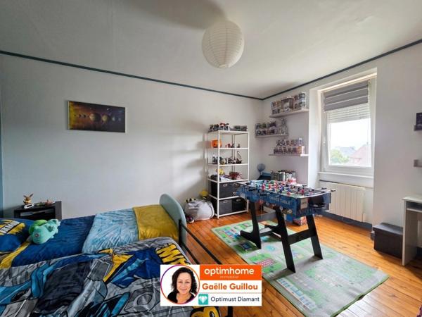 CLEDER  : ensemble immobilier maison + local commercial + Hangar
