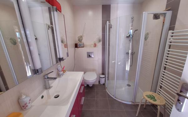 Maison à vendre    6 pièces •  Médis