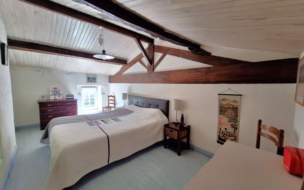 Maison à vendre    6 pièces •  Médis