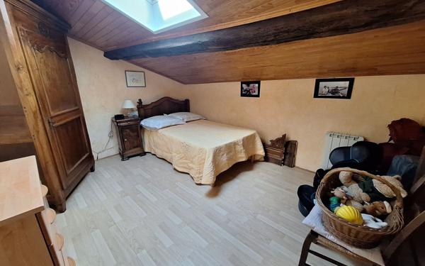 Maison à vendre    6 pièces •  Médis