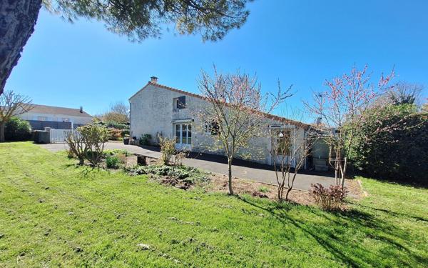 Maison à vendre    6 pièces •  Médis