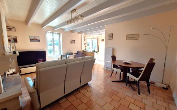 Maison à vendre    6 pièces •  Médis