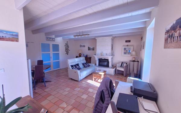 Maison à vendre    6 pièces •  Médis