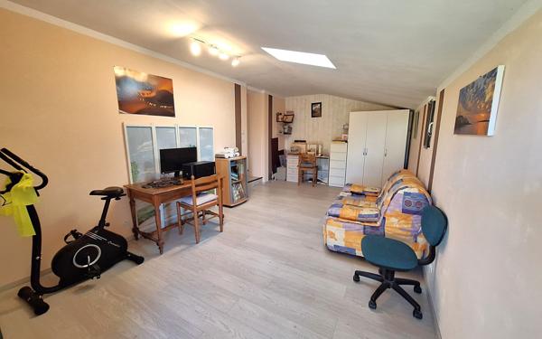 Maison à vendre    6 pièces •  Médis