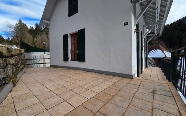 Maison à vendre    5 pièces • 100 m2 Saint-Pierre-de-Chartreuse