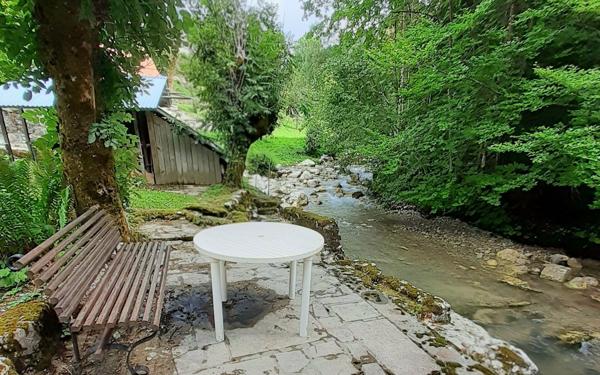 Maison à vendre    5 pièces • 100 m2 Saint-Pierre-de-Chartreuse