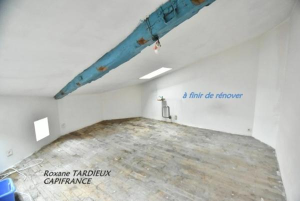 Dpt Charente (16), à vendre BARBEZIEUX SAINT HILAIRE maison 3 pièces