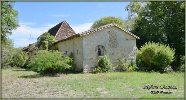 Maison de charme avec piscine à Saint-Nexans, France