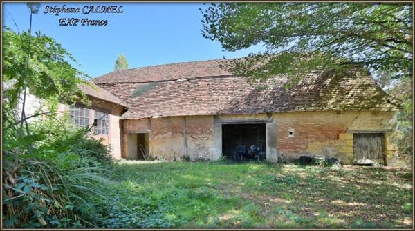 Maison de charme avec piscine à Saint-Nexans, France