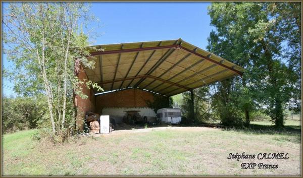 Maison de charme avec piscine à Saint-Nexans, France
