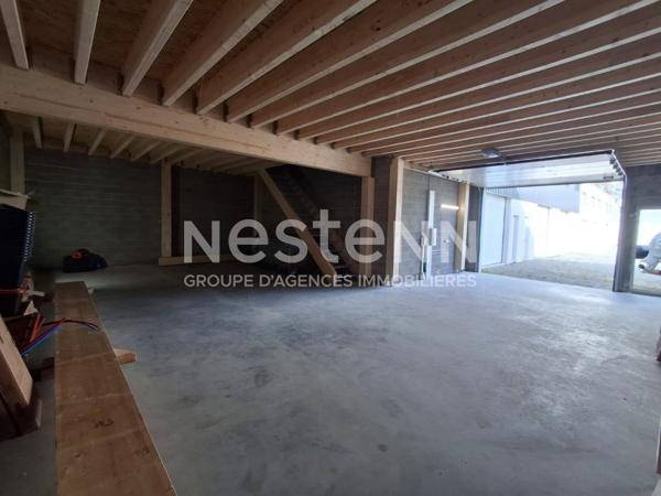 À louer Local d'activité de 208 m² avec mezzanine proche Auray.