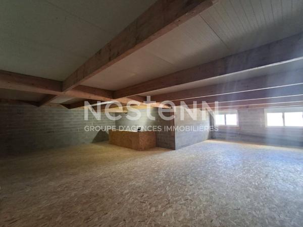 À louer Local d'activité de 208 m² avec mezzanine proche Auray.