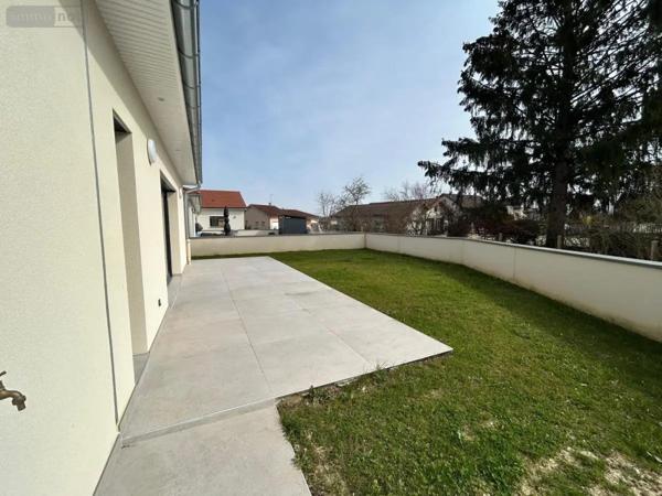 Location - Maison Attignat 01340 4 pièces 105 m 2 394 m 2