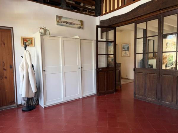 Maison 9 pièce(s) 5 chambre(s) 245 m²