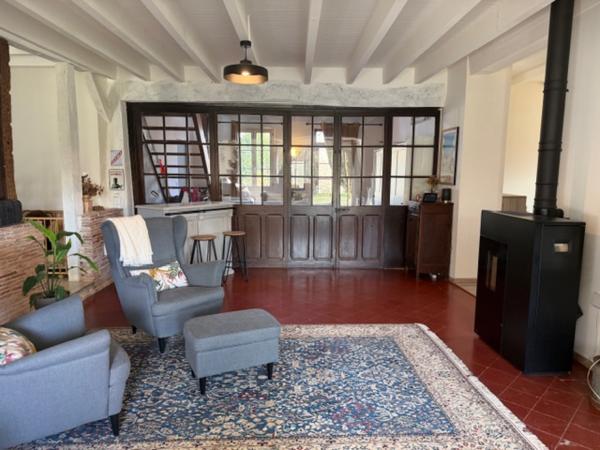 Maison 9 pièce(s) 5 chambre(s) 245 m²