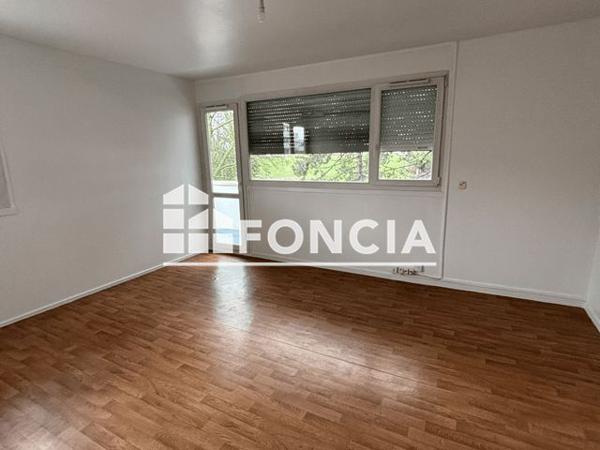 Location Appartement 3 pièces 65 m² - 60 AVENUE DU 8 MAI 1945 Villiers Le Bel 95400