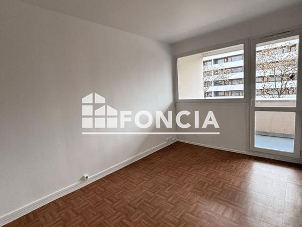 Location Appartement 3 pièces 65 m² - 60 AVENUE DU 8 MAI 1945 Villiers Le Bel 95400