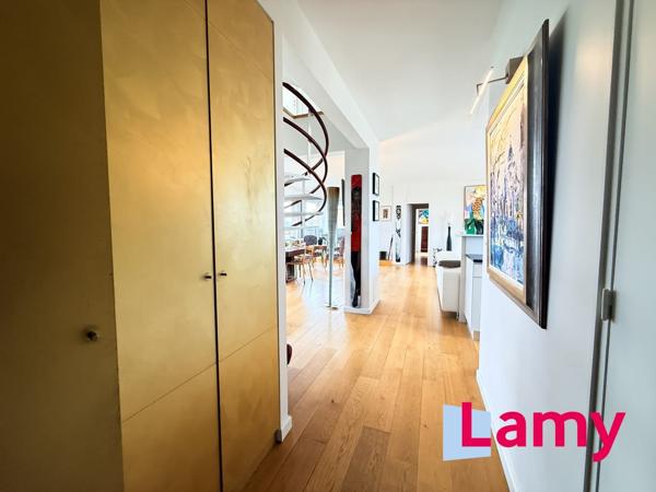 Appartement + cave + stationnement extérieur