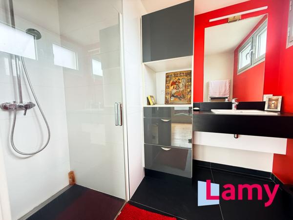 Appartement + cave + stationnement extérieur