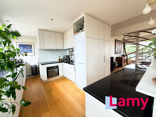 Appartement + cave + stationnement extérieur