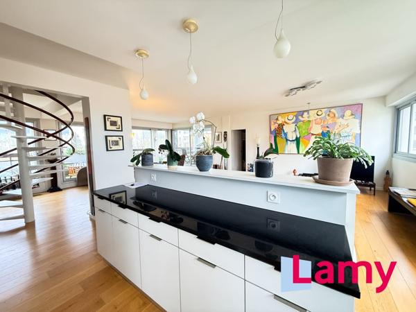 Appartement + cave + stationnement extérieur