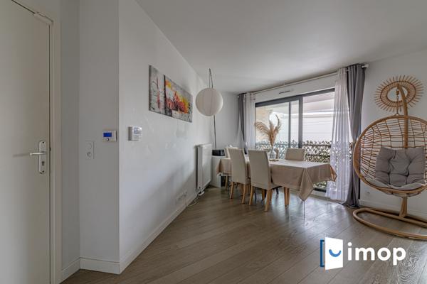 Beau 2 chambres avec parking et balcon