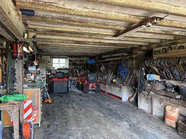 Tresnay – Maison de caractère située au calme sur un terrain spacieux de 5022 m² Tresnay (58240)