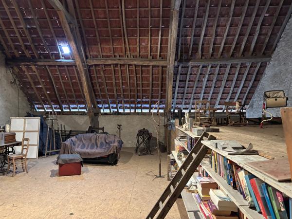 Tresnay – Maison de caractère située au calme sur un terrain spacieux de 5022 m² Tresnay (58240)