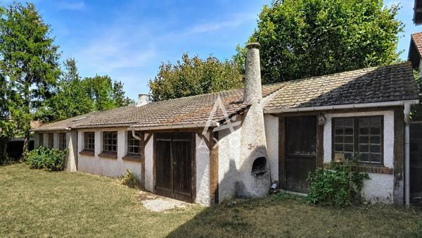 A Vendre à AMILLY – Maison de charme avec séjour cathédrale et dépendance de plus de 70 m²