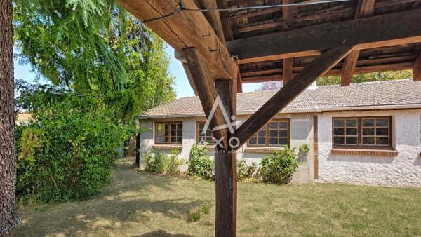A Vendre à AMILLY – Maison de charme avec séjour cathédrale et dépendance de plus de 70 m²