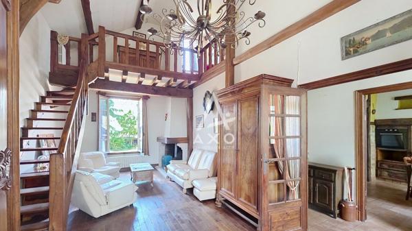 A Vendre à AMILLY – Maison de charme avec séjour cathédrale et dépendance de plus de 70 m²