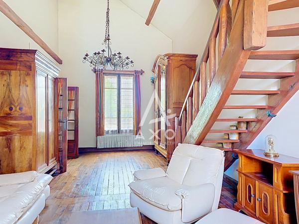 A Vendre à AMILLY – Maison de charme avec séjour cathédrale et dépendance de plus de 70 m²