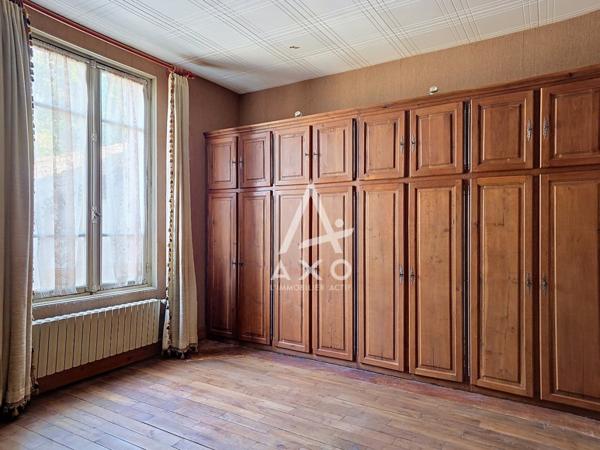 A Vendre à AMILLY – Maison de charme avec séjour cathédrale et dépendance de plus de 70 m²
