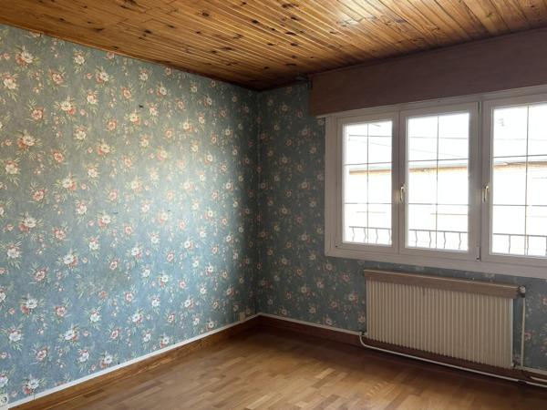 Maison 3 chambres, cour, garage