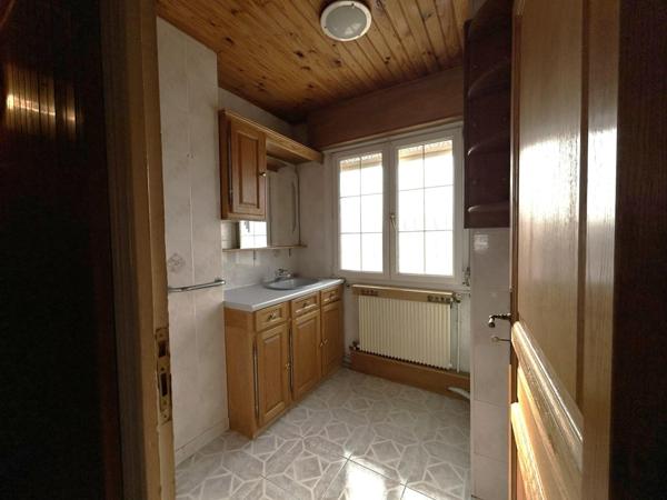 Maison 3 chambres, cour, garage