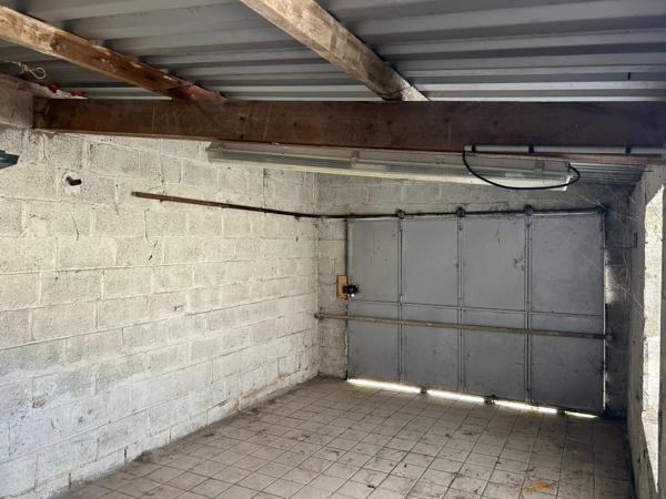 Maison 3 chambres, cour, garage