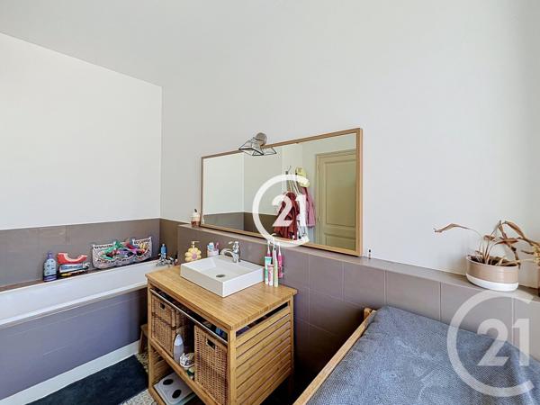 Maison à vendre  6 pièces - 143,50 m 2   COGNAC  - 16